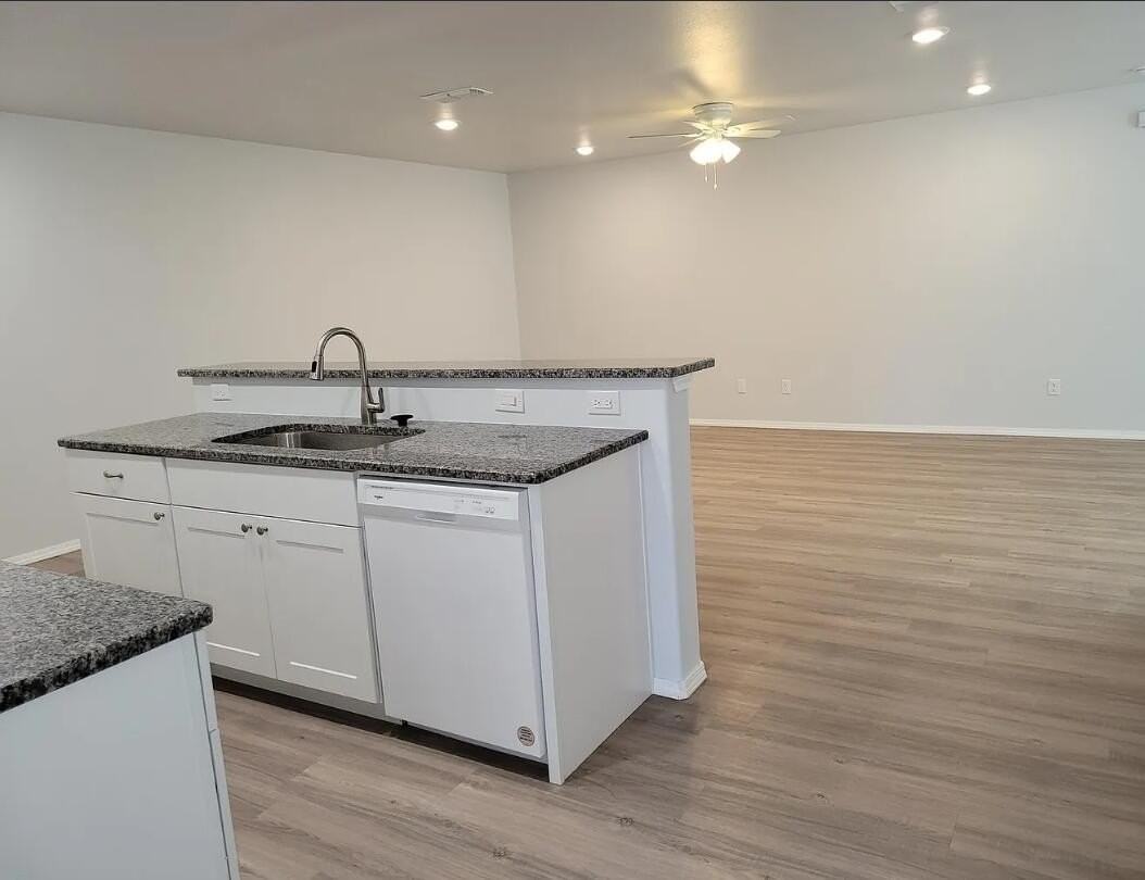 5524 Jarvis St Apt B #B - Photo 5 of 13