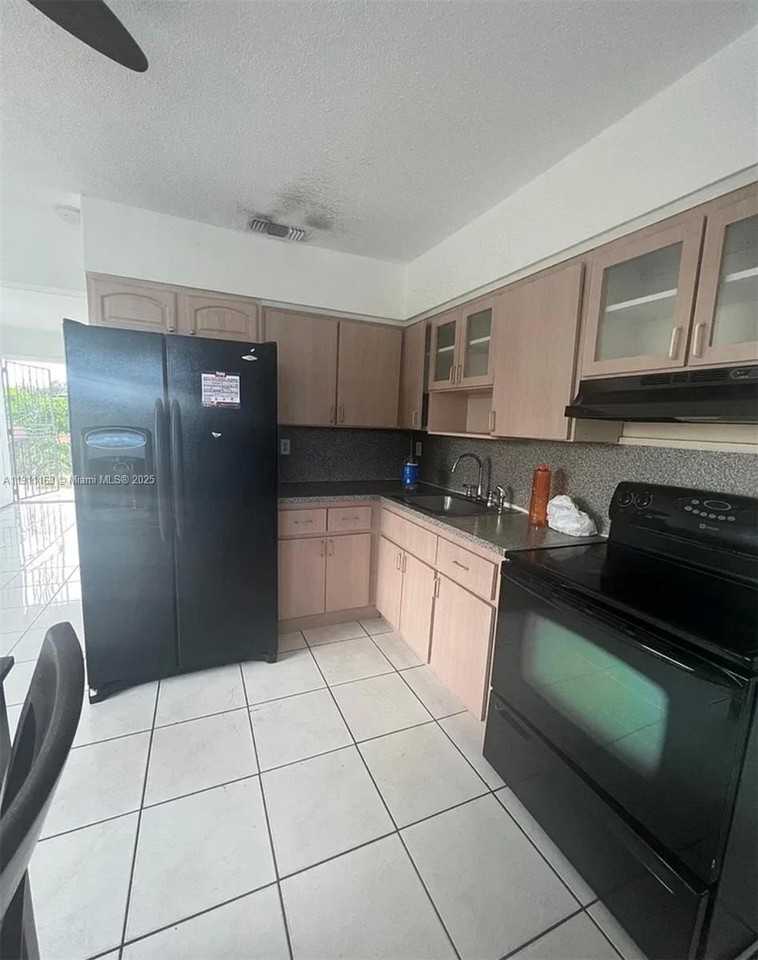 4740 Nw Flagler Ter #2 - Photo 5 of 7