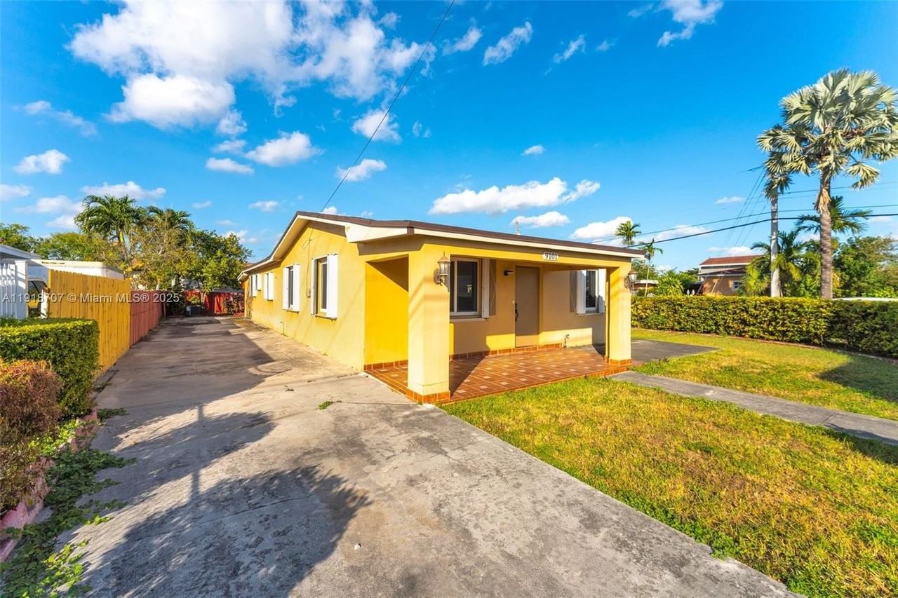 9101 Sw 34th St - Photo 3 of 32