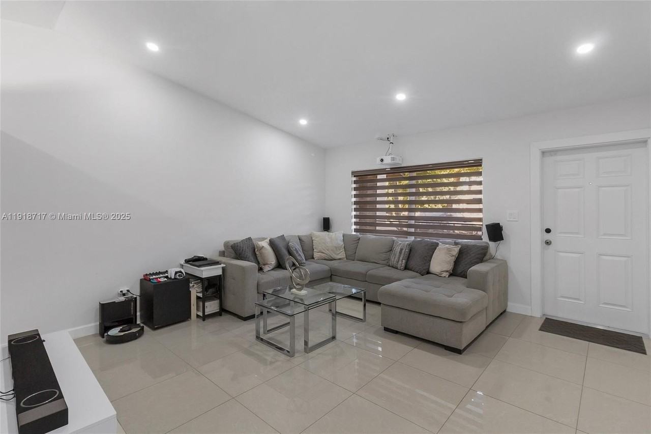 4456 Sw 136th Pl #4456 - Photo 3 of 20