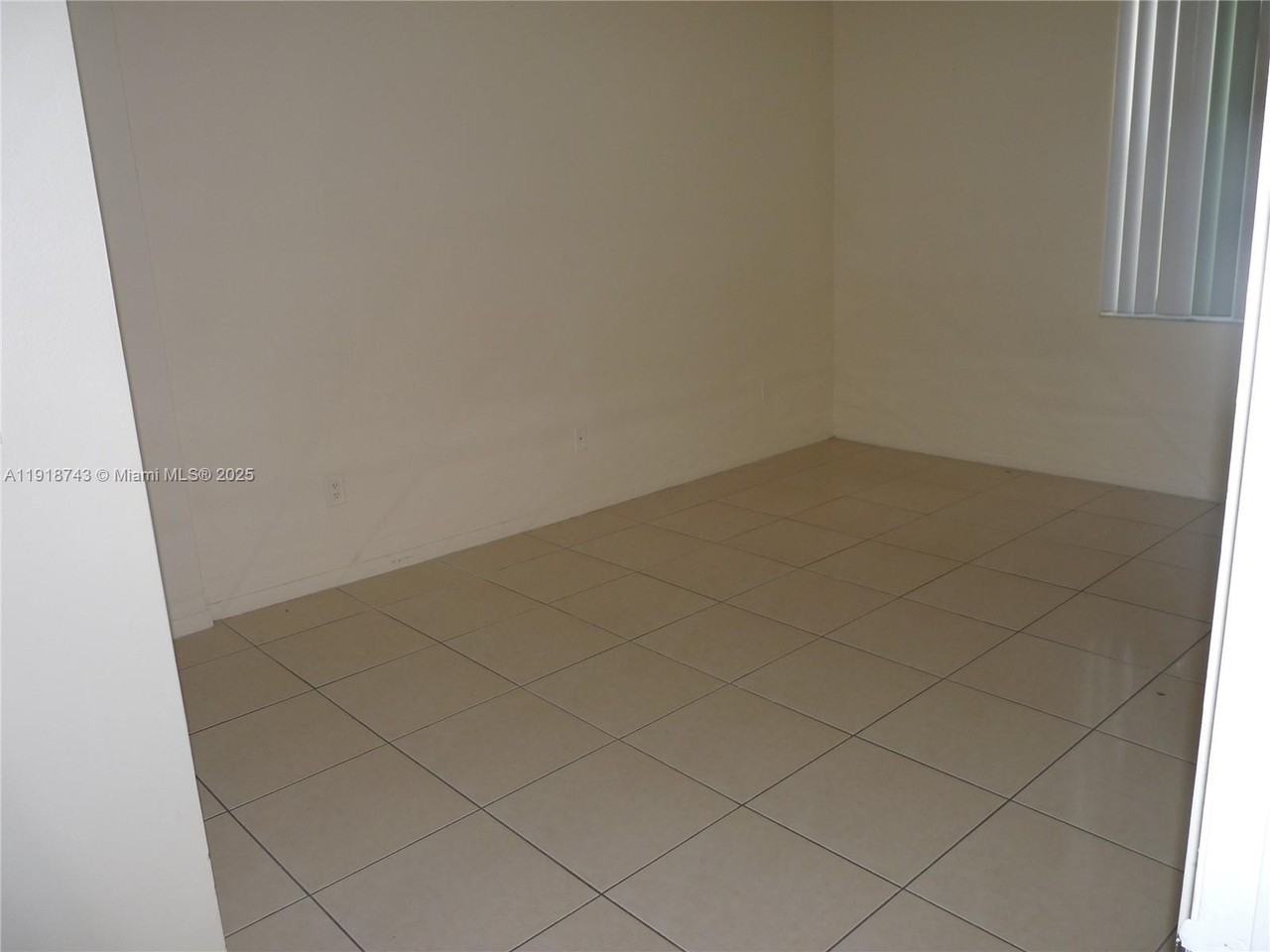 14415 N Kendall Dr #311G - Photo 6 of 20