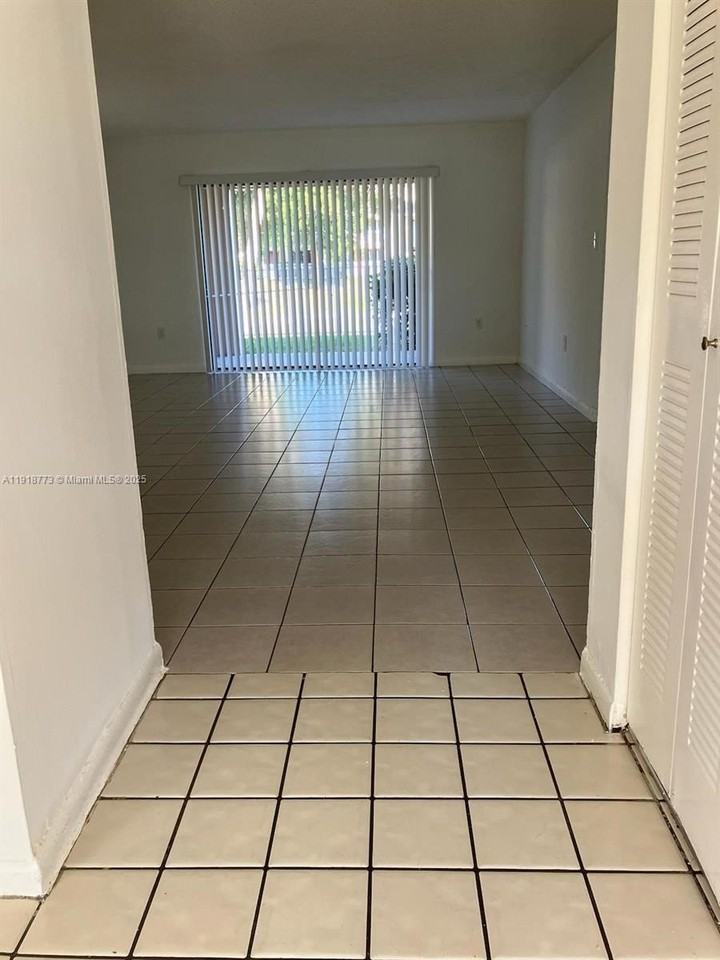 5200 Nw 31st Ave #40 - Photo 2 of 14