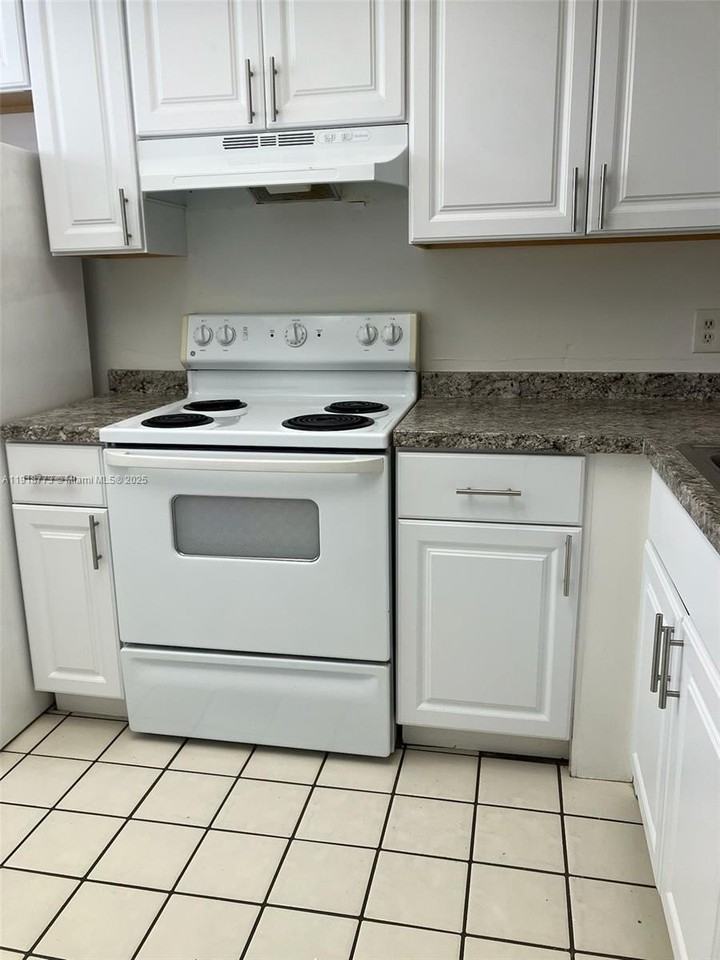 5200 Nw 31st Ave #40 - Photo 5 of 14