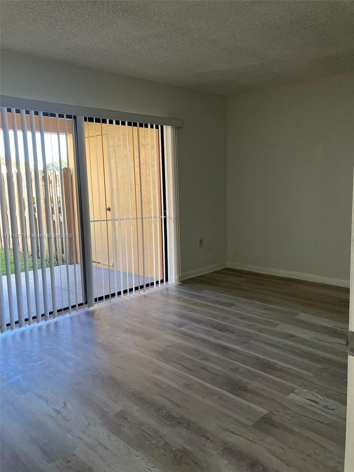 5200 Nw 31st Ave #40 - Photo 7 of 14