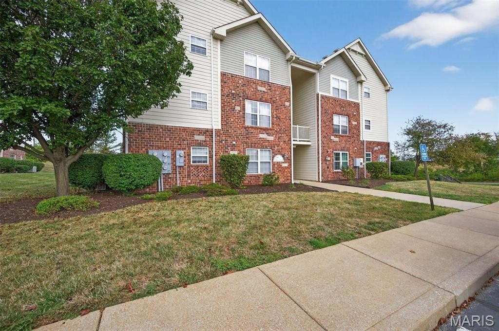 1313 Piedmont Cir - Photo 2 of 37