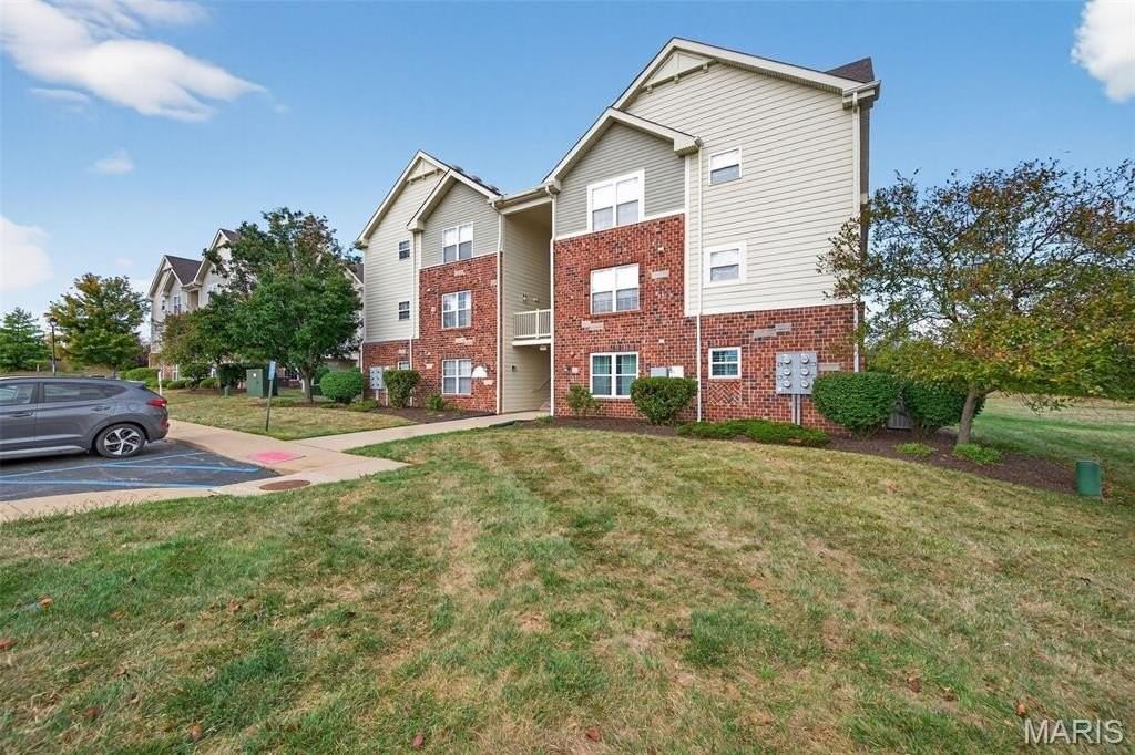 1313 Piedmont Cir - Photo 3 of 37