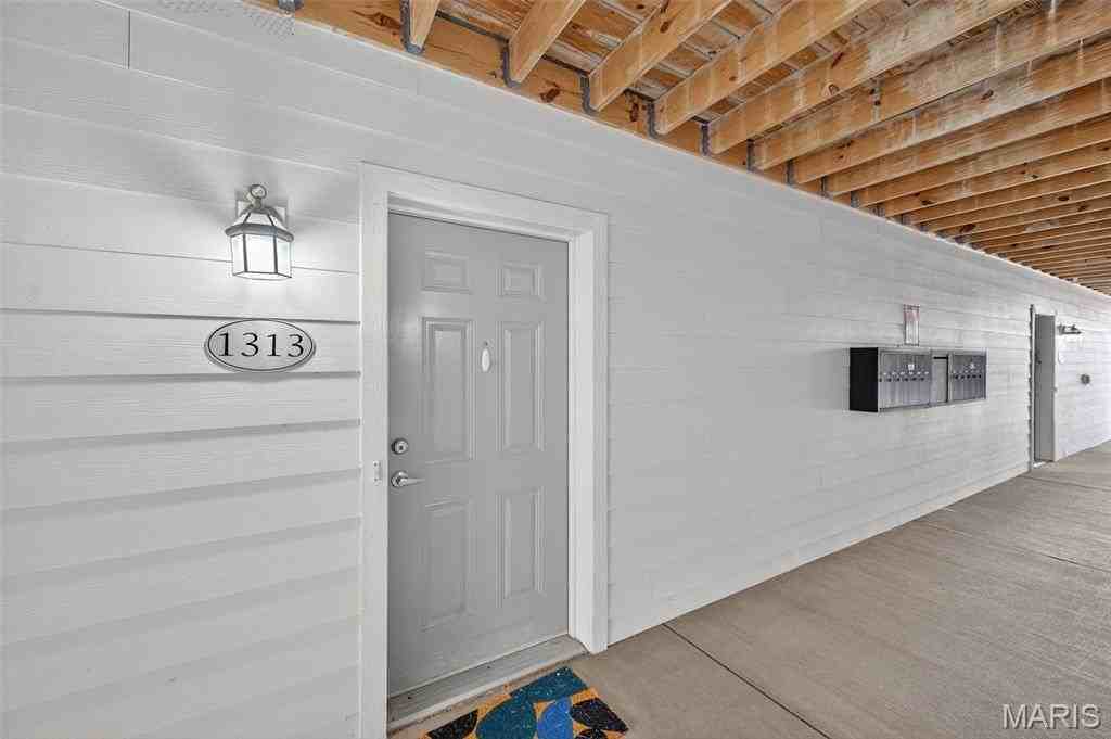 1313 Piedmont Cir - Photo 4 of 37