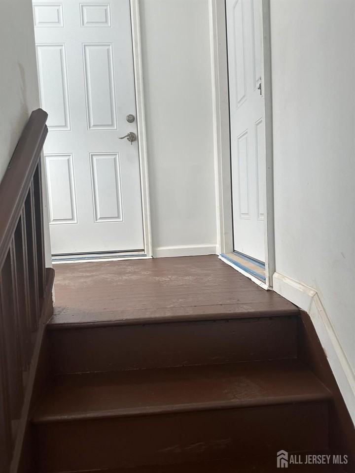 111 Bayview Dr #2 - Photo 5 of 11