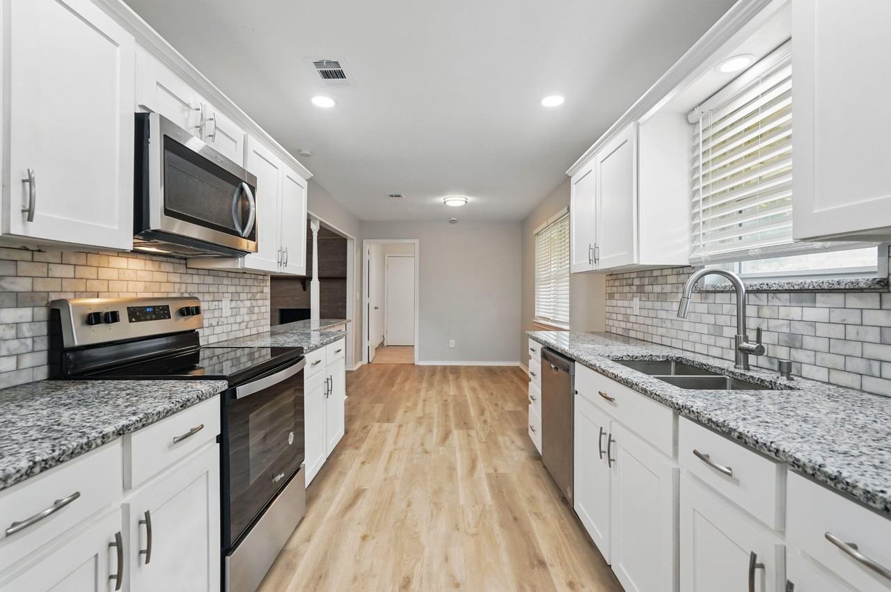 E Park Blvd - Photo 5 of 9