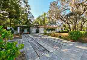 featured image of 401 Bullard Parkway