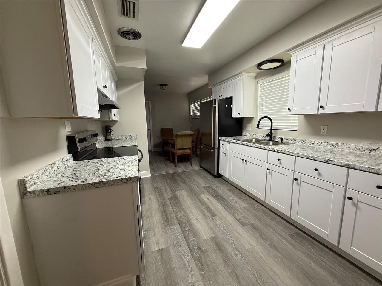 3002 W Marlin Ave - Photo 2 of 16