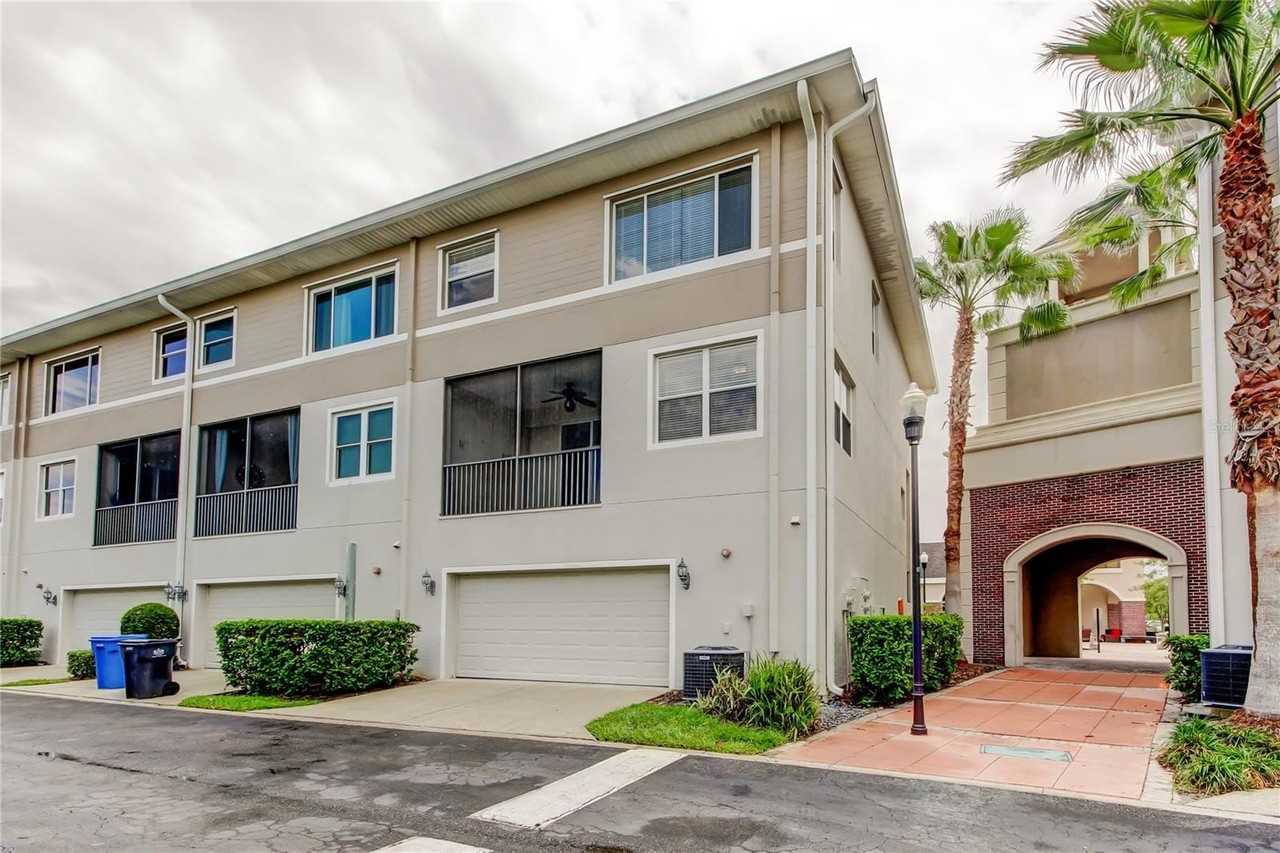 12557 Bassbrook Ln - Photo 4 of 42