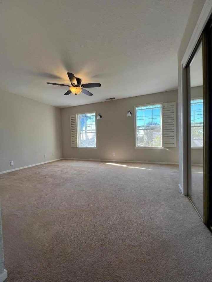 3833 Brookdale Blvd - Photo 7 of 37