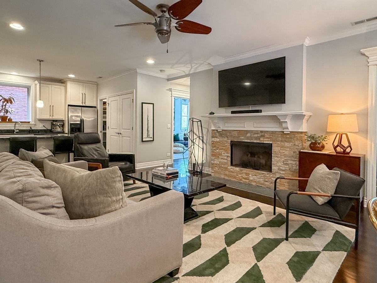 927 West Agatite Avenue #2N - Photo 3 of 11