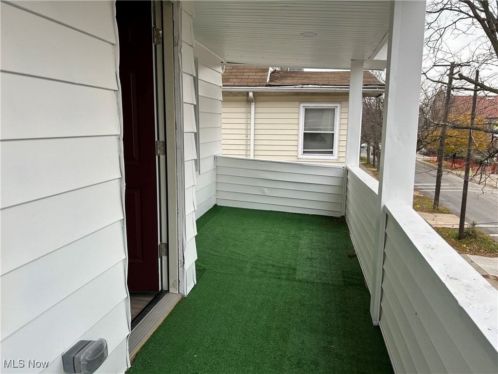 15630 Holmes Ave Unit Up #UP - Photo 3 of 36