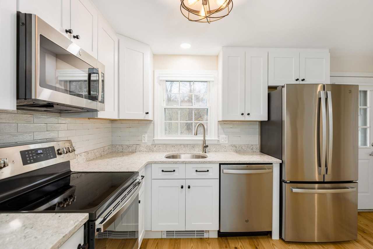 1275 Maplewood Ave #7 - Photo 7 of 22