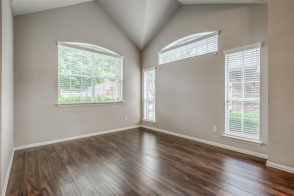 3100 Crossridge Dr - Photo 4 of 40