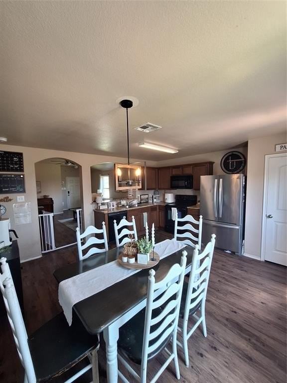 1809 Prairie View Dr - Photo 2 of 20