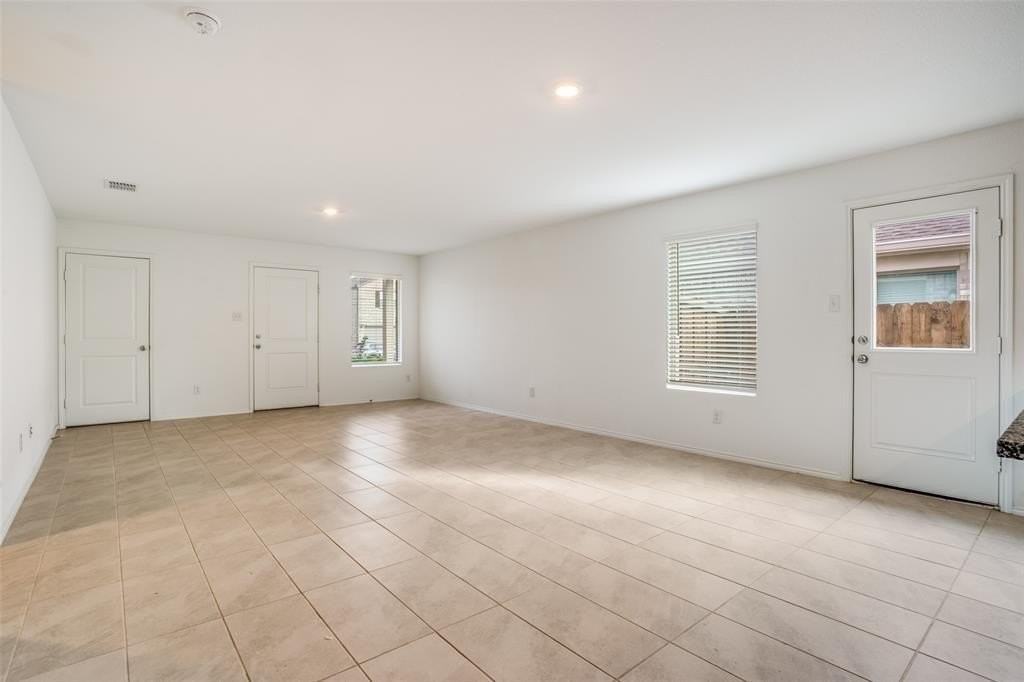 14124 Calderwood St - Photo 4 of 25