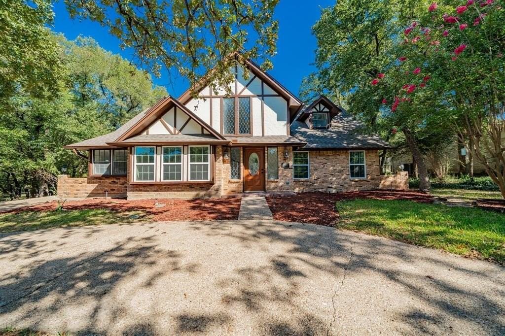 2811 Burlwood Dr - Photo 2 of 38