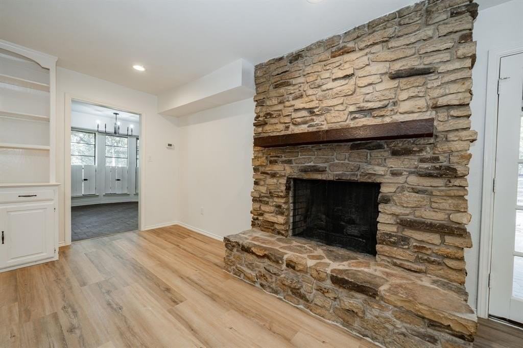 2811 Burlwood Dr - Photo 5 of 38