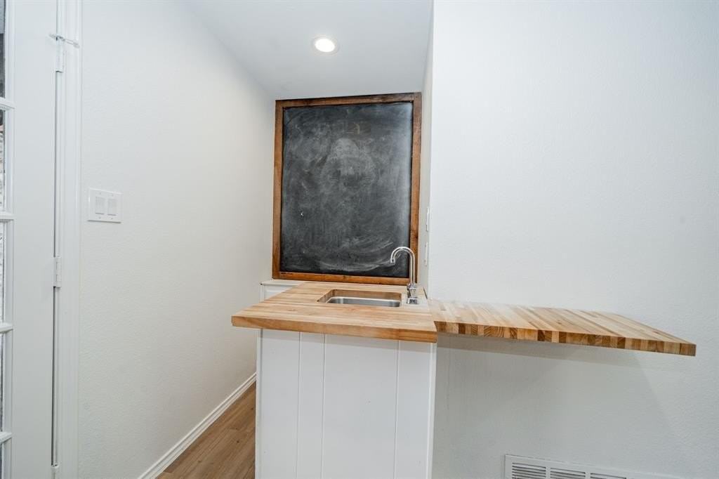 2811 Burlwood Dr - Photo 6 of 38