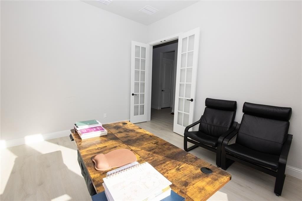 2301 Allston Dr - Photo 7 of 35