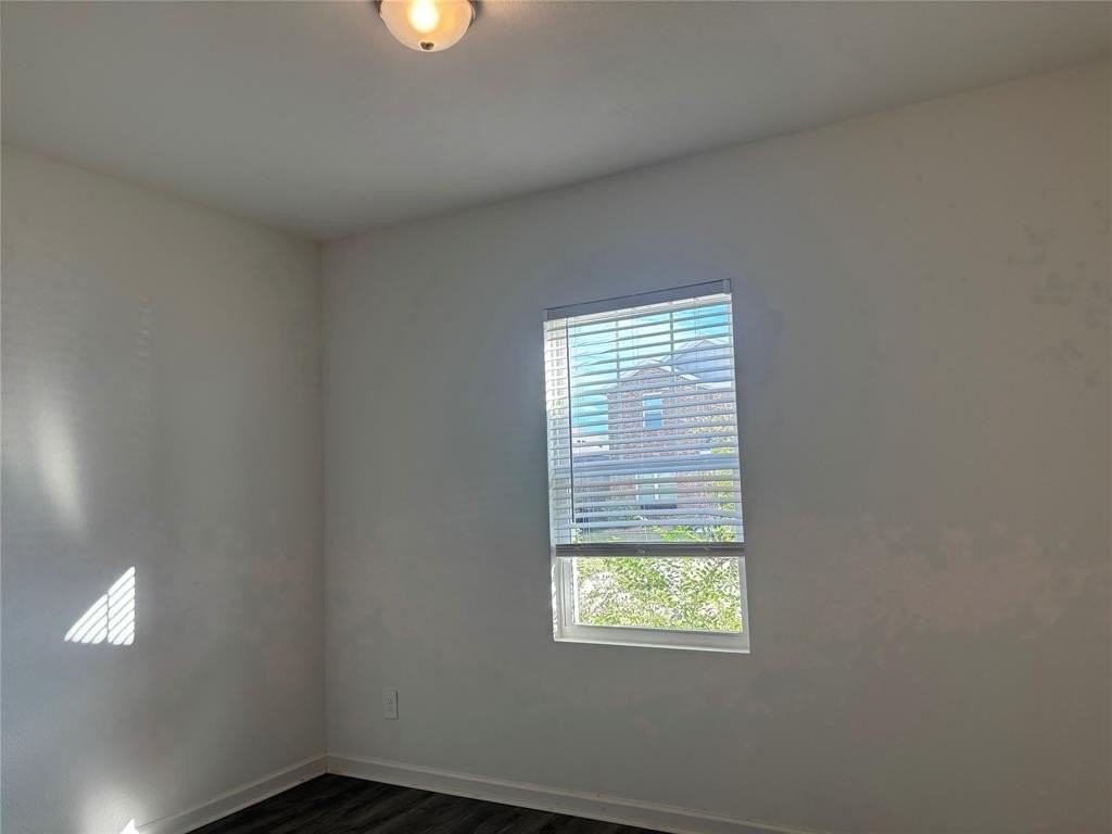 751 Camden Dr - Photo 4 of 20