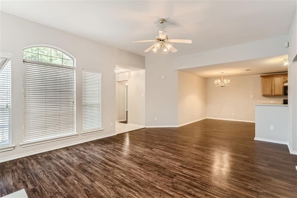 704 Ashbrook Dr - Photo 6 of 28