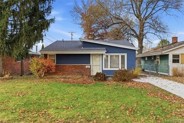 25118 Lehigh St - Photo 3 of 28