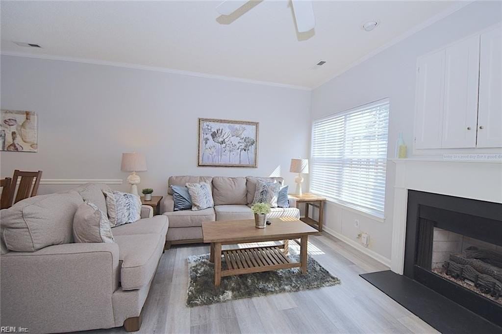 2505 Hartley St - Photo 3 of 24