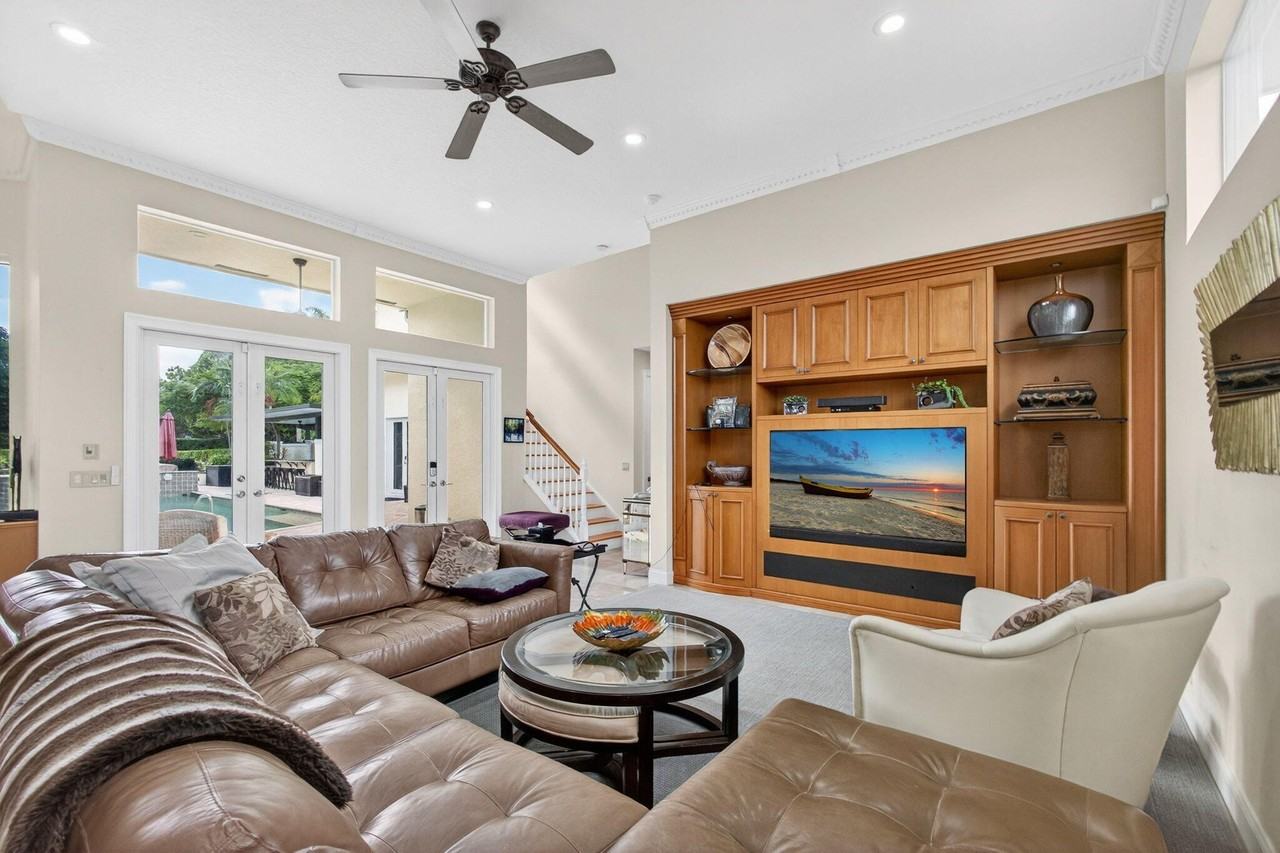 8381 Egret Lakes Lane - Photo 7 of 50