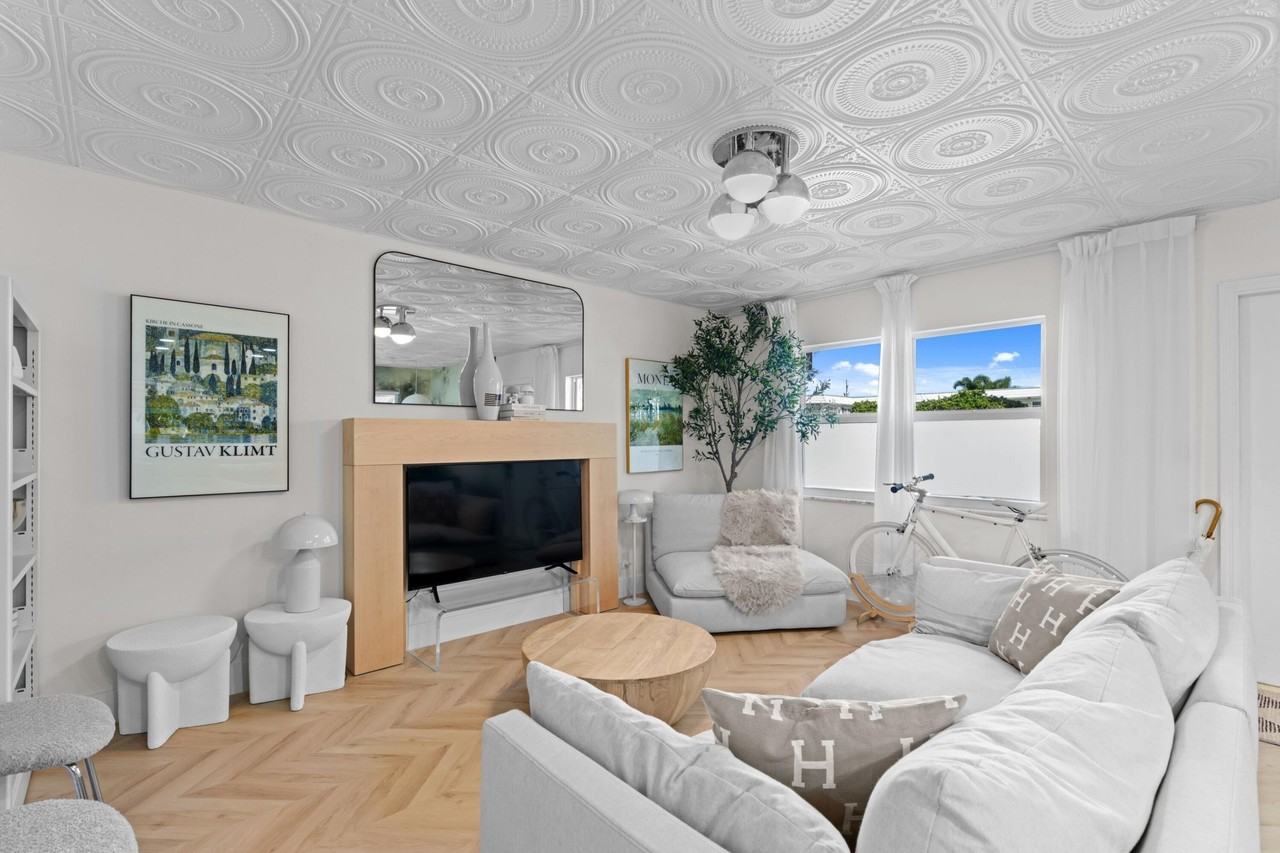 660 Glouchester St #100 - Photo 2 of 33