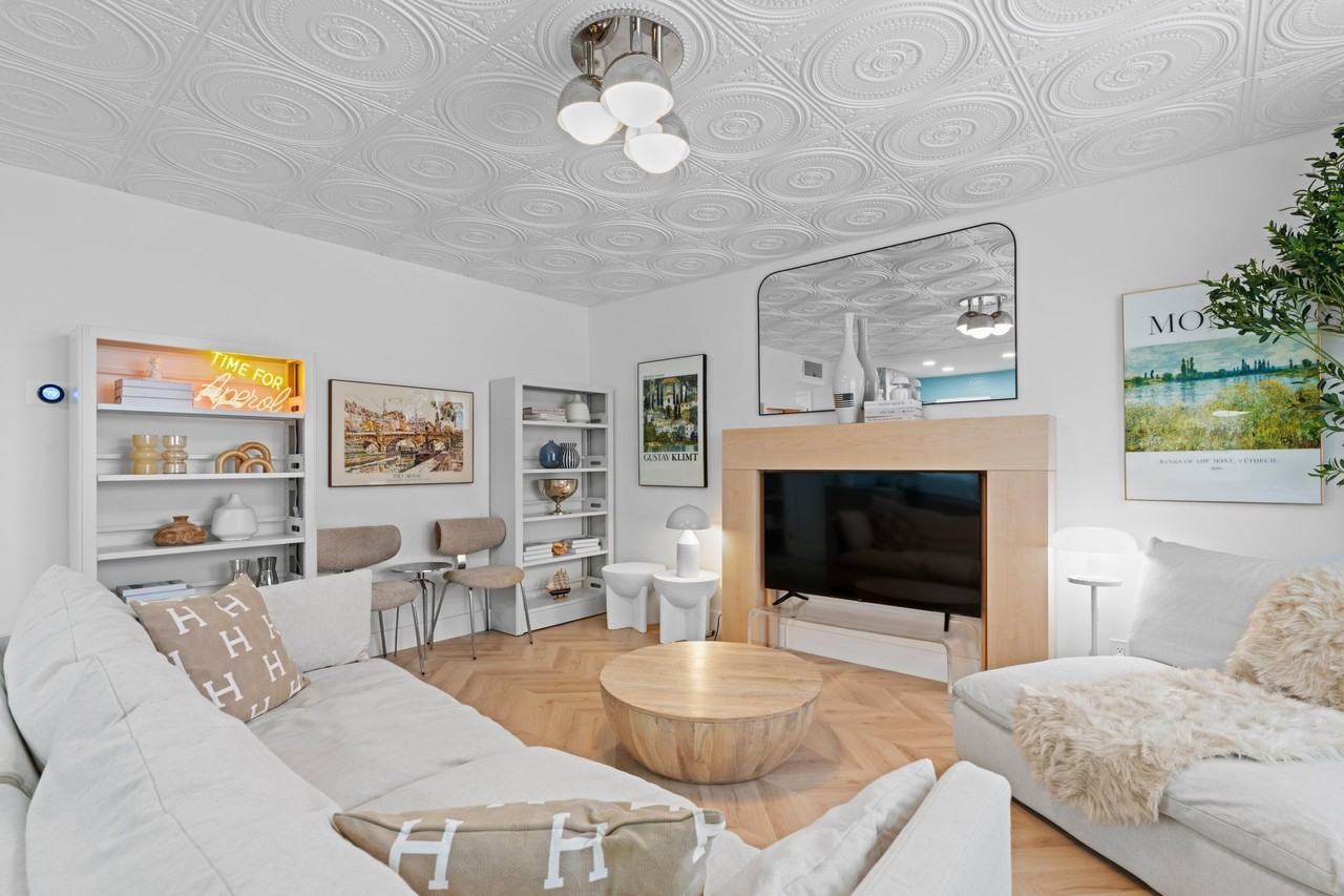 660 Glouchester St #100 - Photo 3 of 33