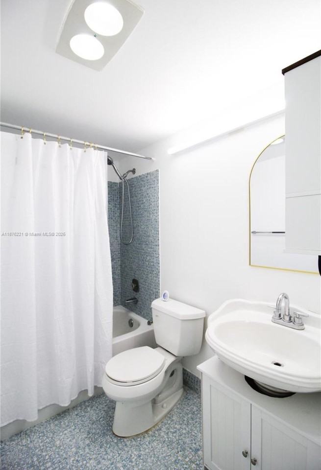 319 Newport v #319 - Photo 6 of 10