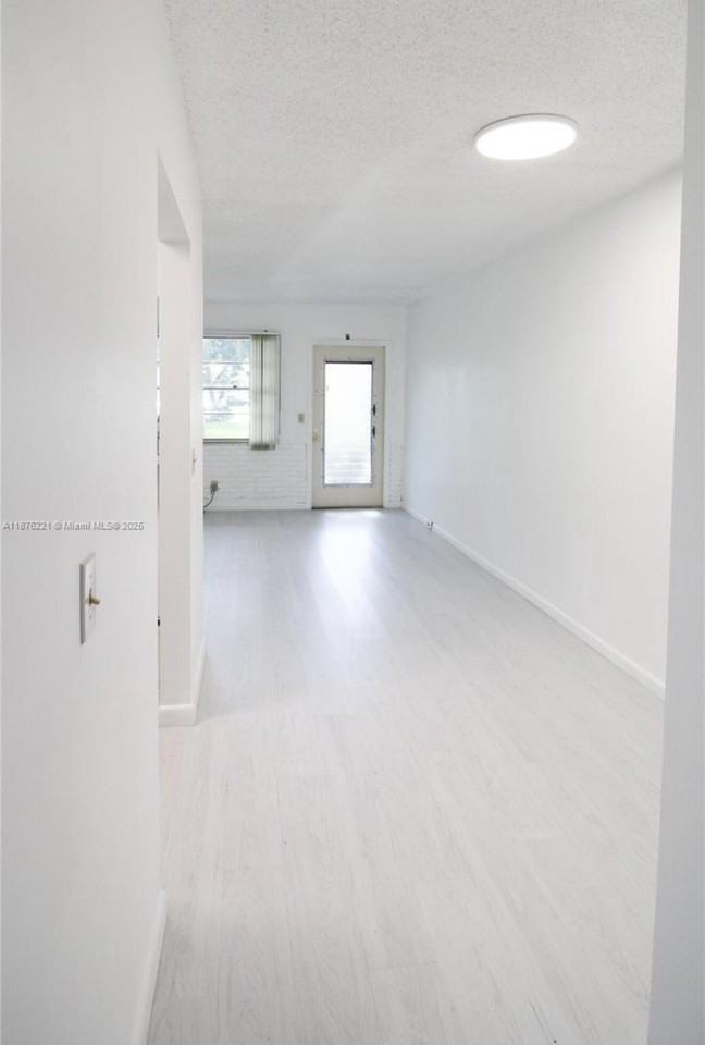 319 Newport v #319 - Photo 7 of 10