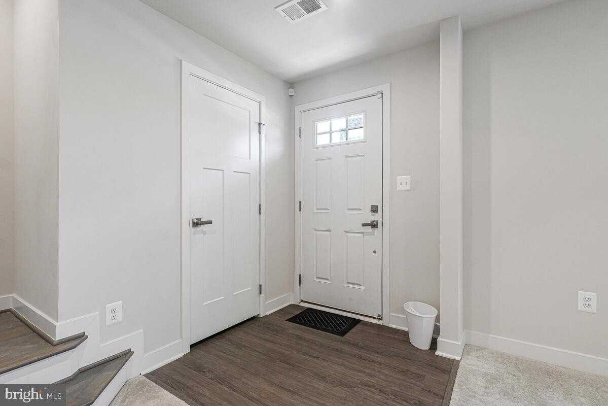 14934 Ring House Rd - Photo 4 of 34