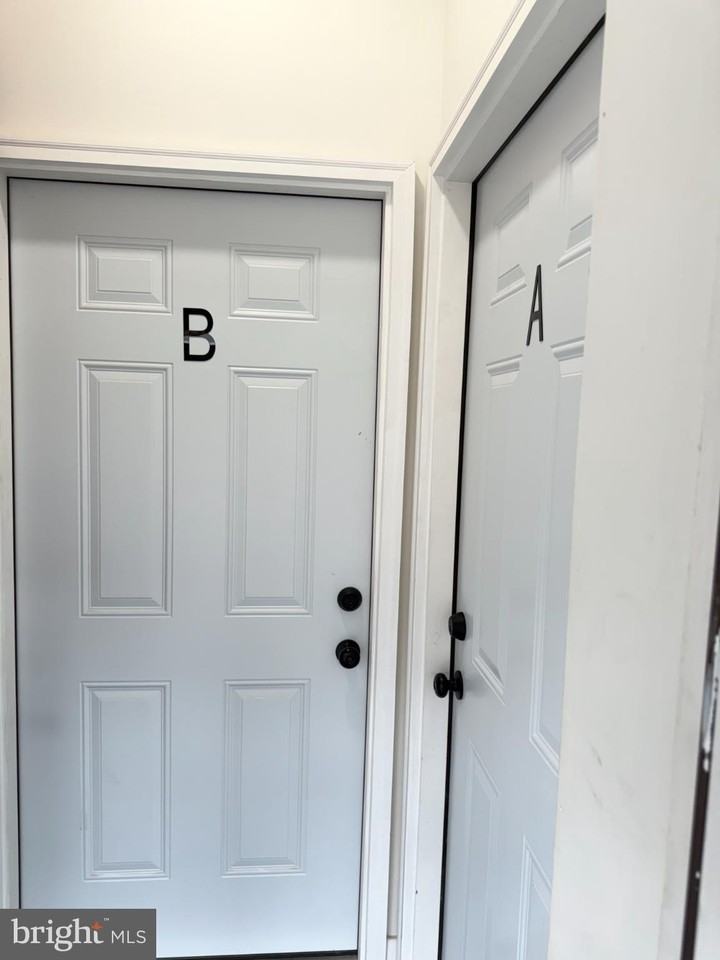 4539 North 18th Street - Photo 4 of 25