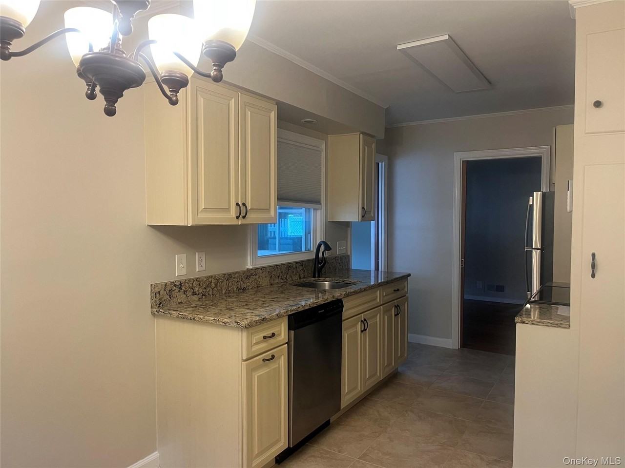 3616 Jerusalem Ave - Photo 4 of 13