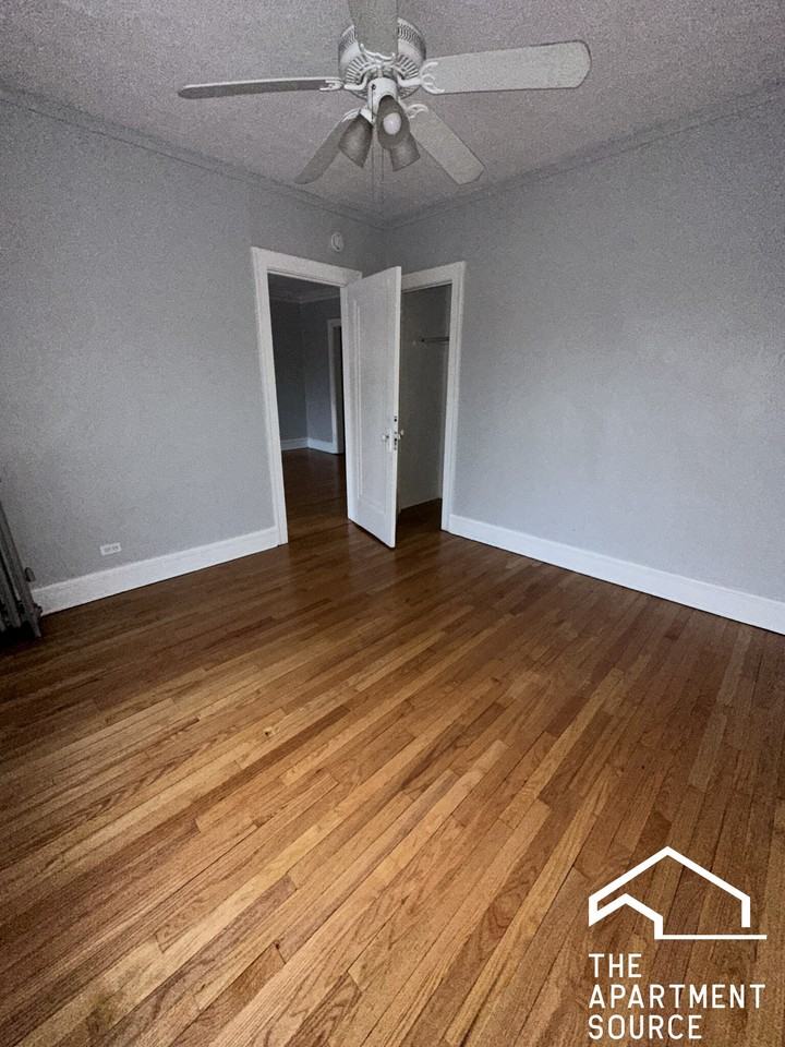 3442 W Foster Ave #1S - Photo 5 of 10