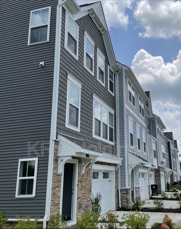 316 Bimini Ln - Photo 3 of 50