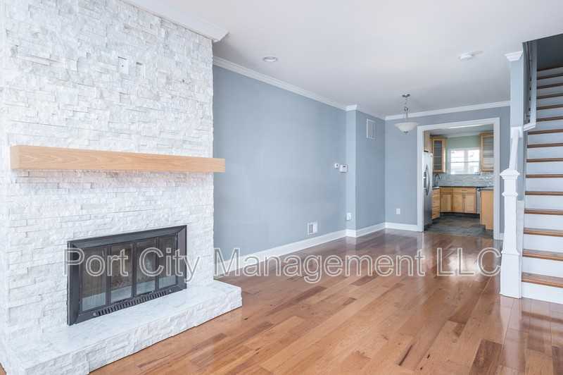 724 S Ellwood Ave - Photo 6 of 27