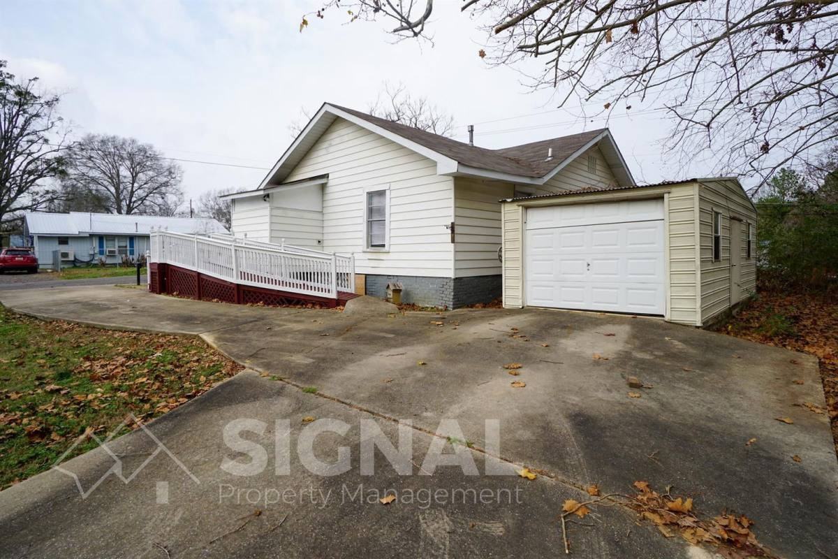 217 1st Ave Se - Photo 3 of 10