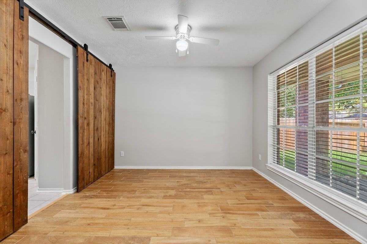 15318 Redbud Berry Way - Photo 2 of 7