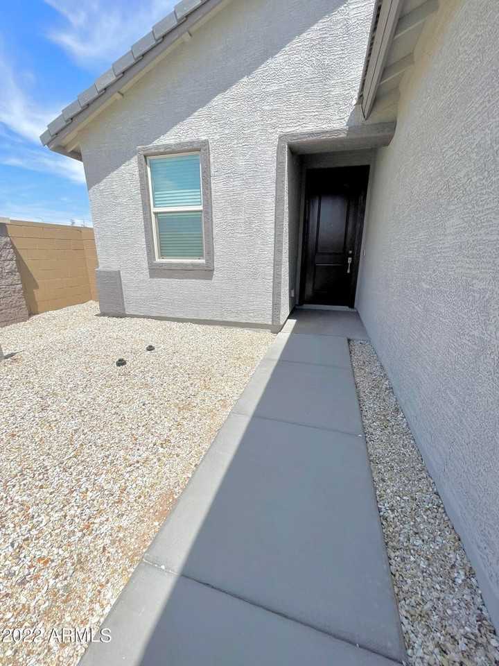 3831 South 63rd Drive - Photo 3 of 40