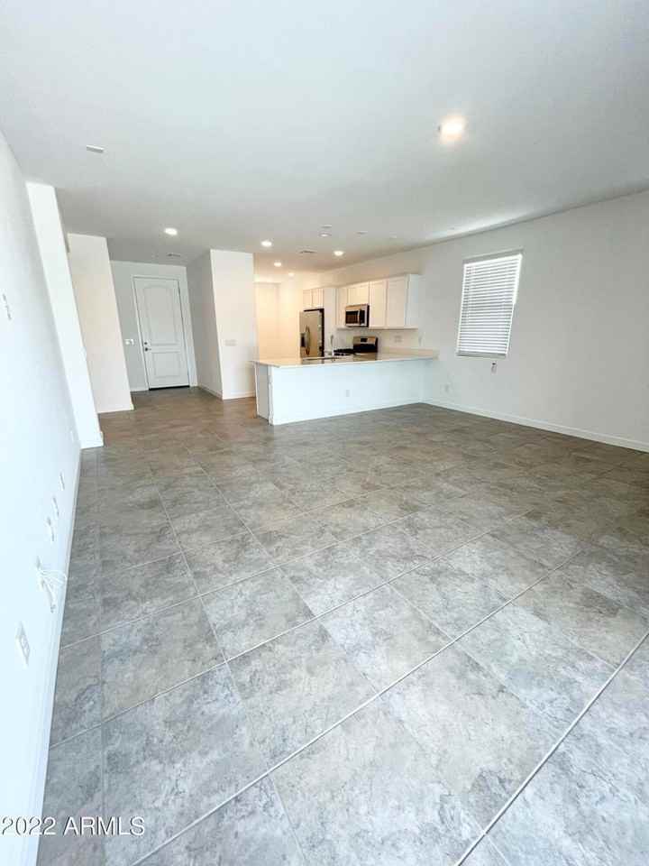 3831 South 63rd Drive - Photo 5 of 40