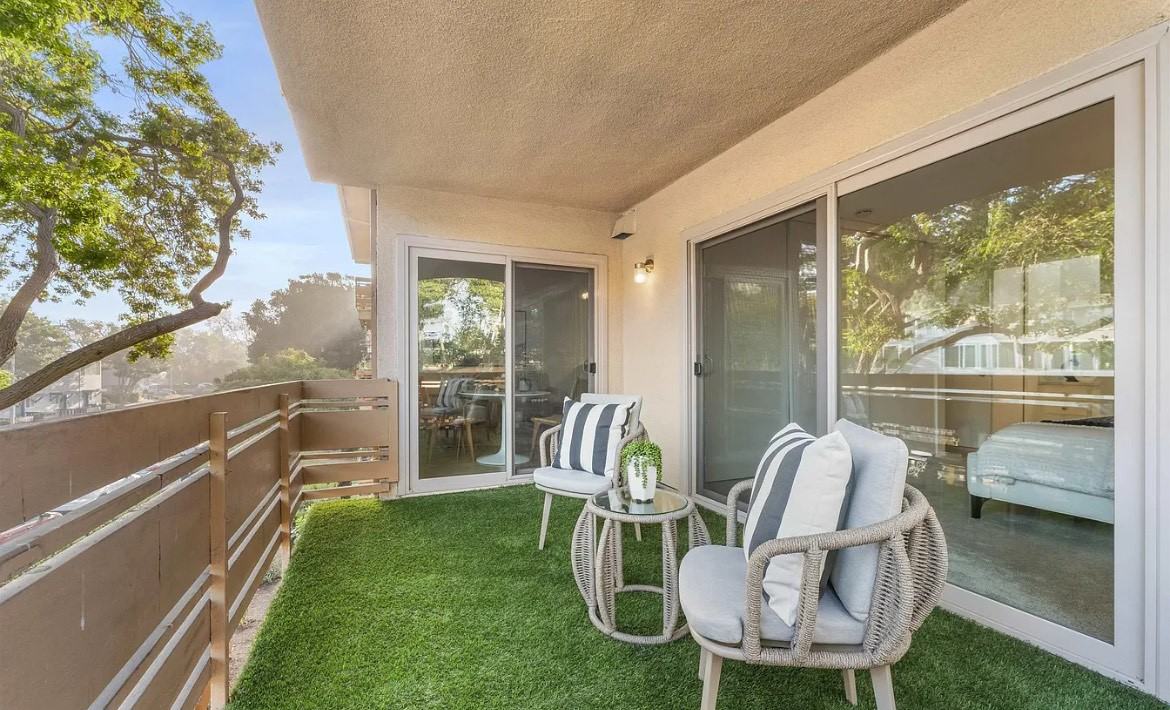 2636 Worden St - Photo 3 of 14