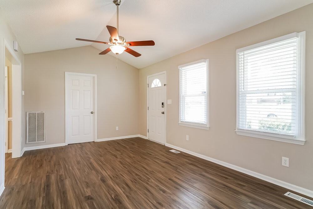 1024 Holly Pointe Dr - Photo 3 of 16