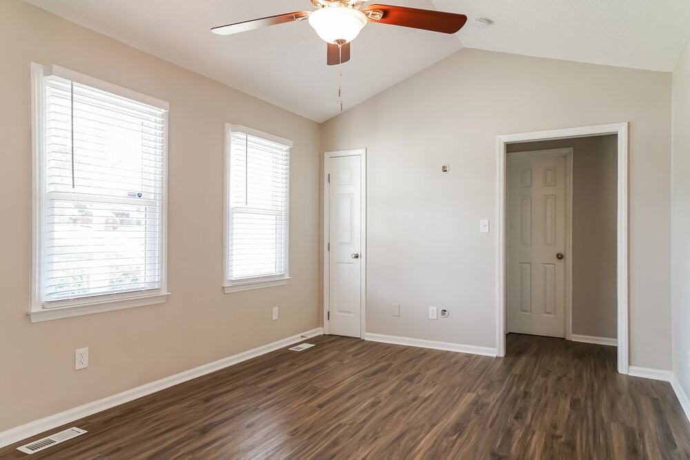 1024 Holly Pointe Dr - Photo 4 of 16