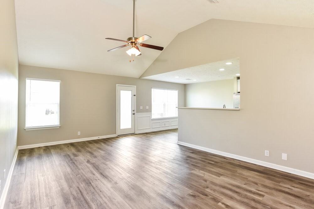 1711 Bellamy Ln - Photo 4 of 16